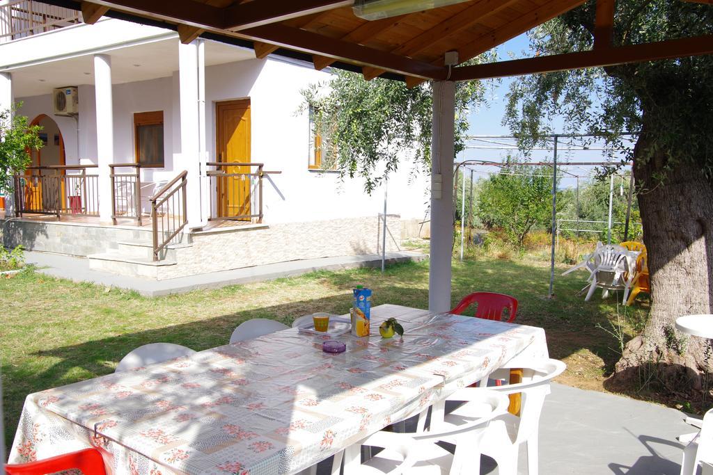 Hotel Athina Koinira Exterior foto